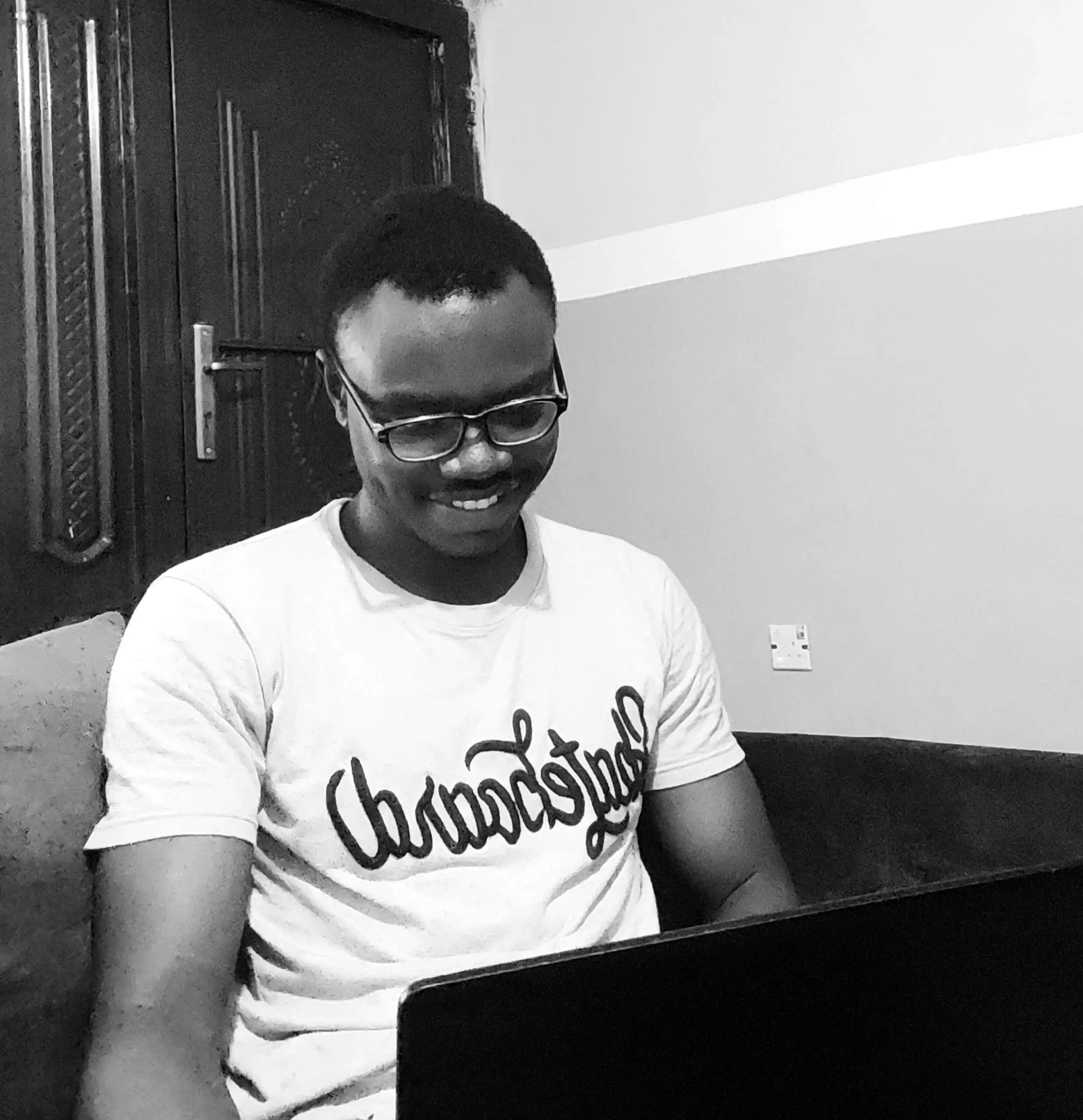 Iyanu Taiwo - Your Expert Marketing Strategist, Web Consultant, And Digital Entrepreneur!